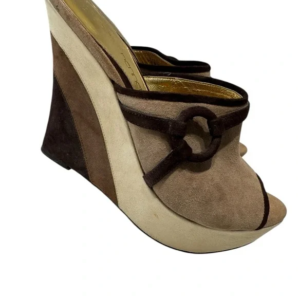 Jessica Bennett Elegant Tan Suede Mules with Dark Brown Trim Size: 10 - Picture 5 of 7